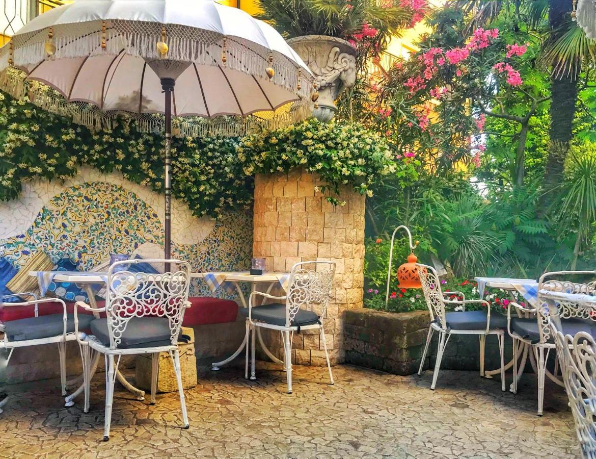 Milton Boutique Hotel - Adults Only ليدو دي يسولو المظهر الخارجي الصورة