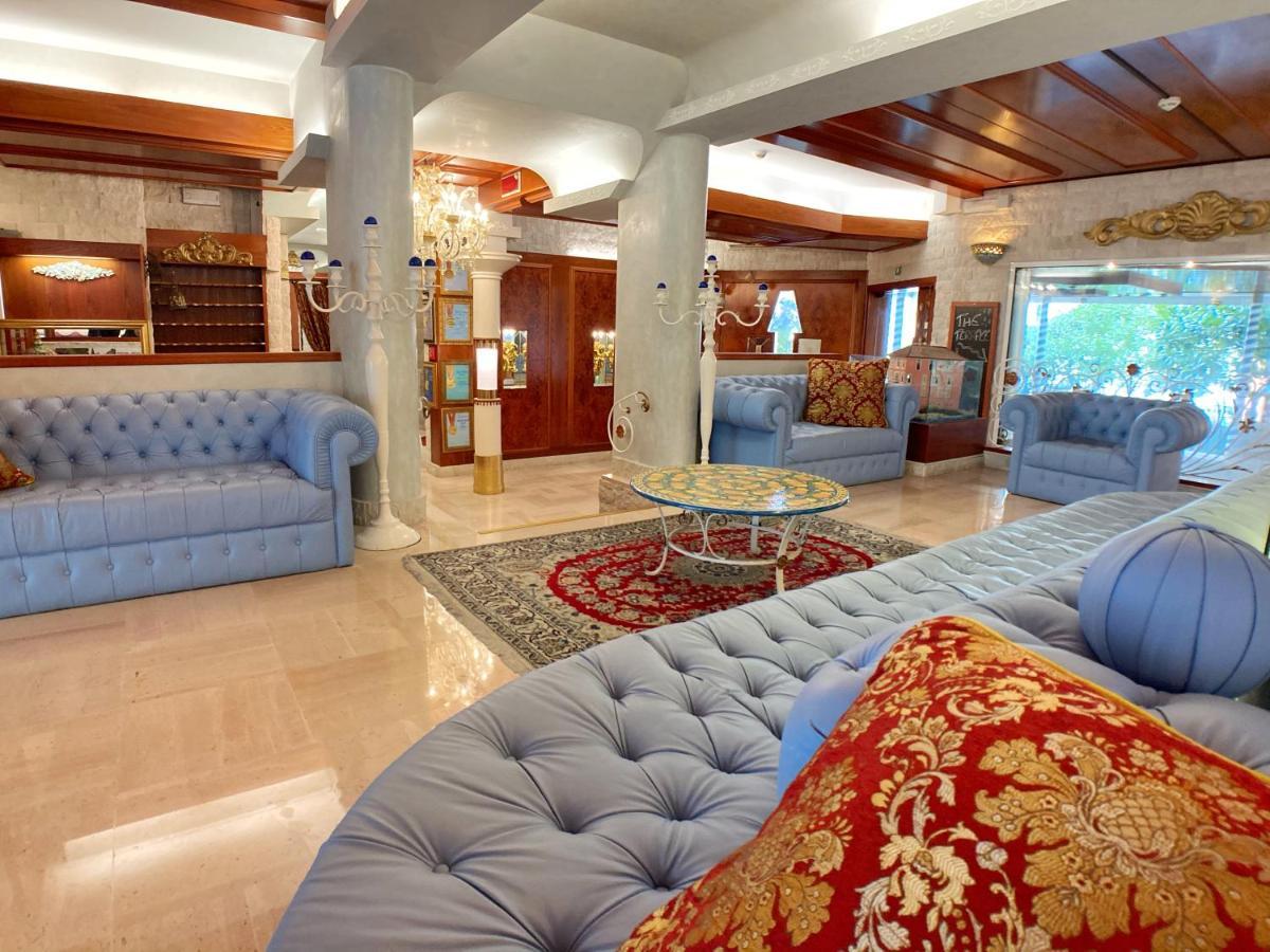 Milton Boutique Hotel - Adults Only ليدو دي يسولو المظهر الخارجي الصورة