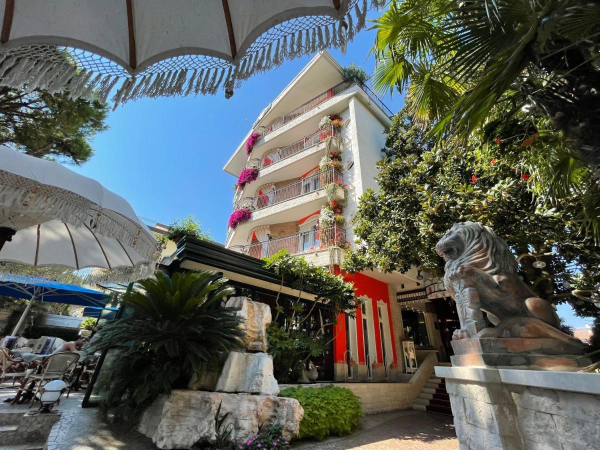 Milton Boutique Hotel - Adults Only ليدو دي يسولو المظهر الخارجي الصورة