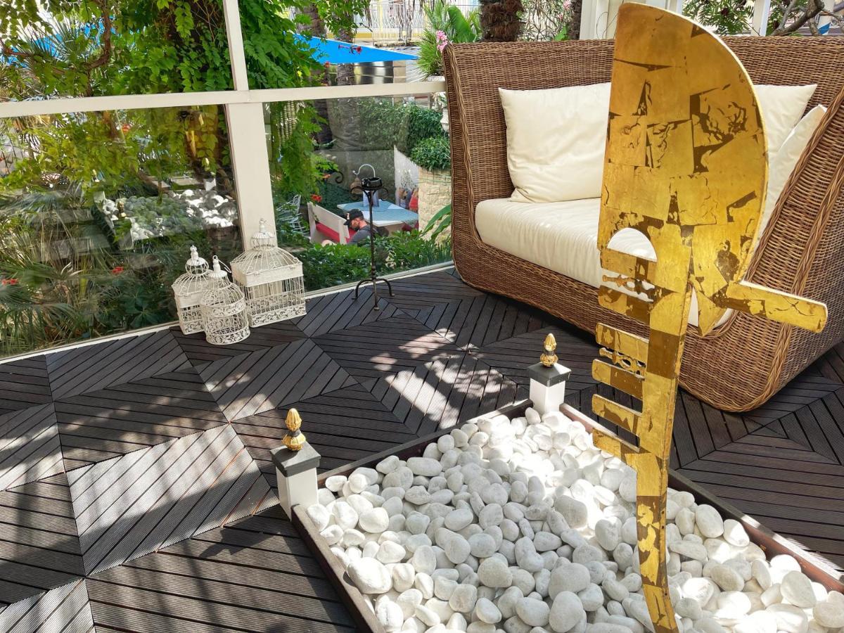 Milton Boutique Hotel - Adults Only ليدو دي يسولو المظهر الخارجي الصورة