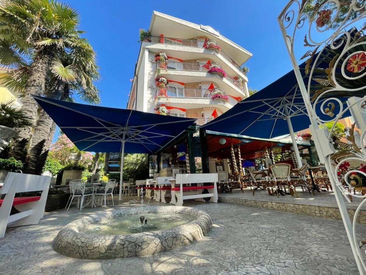 Milton Boutique Hotel - Adults Only ليدو دي يسولو المظهر الخارجي الصورة