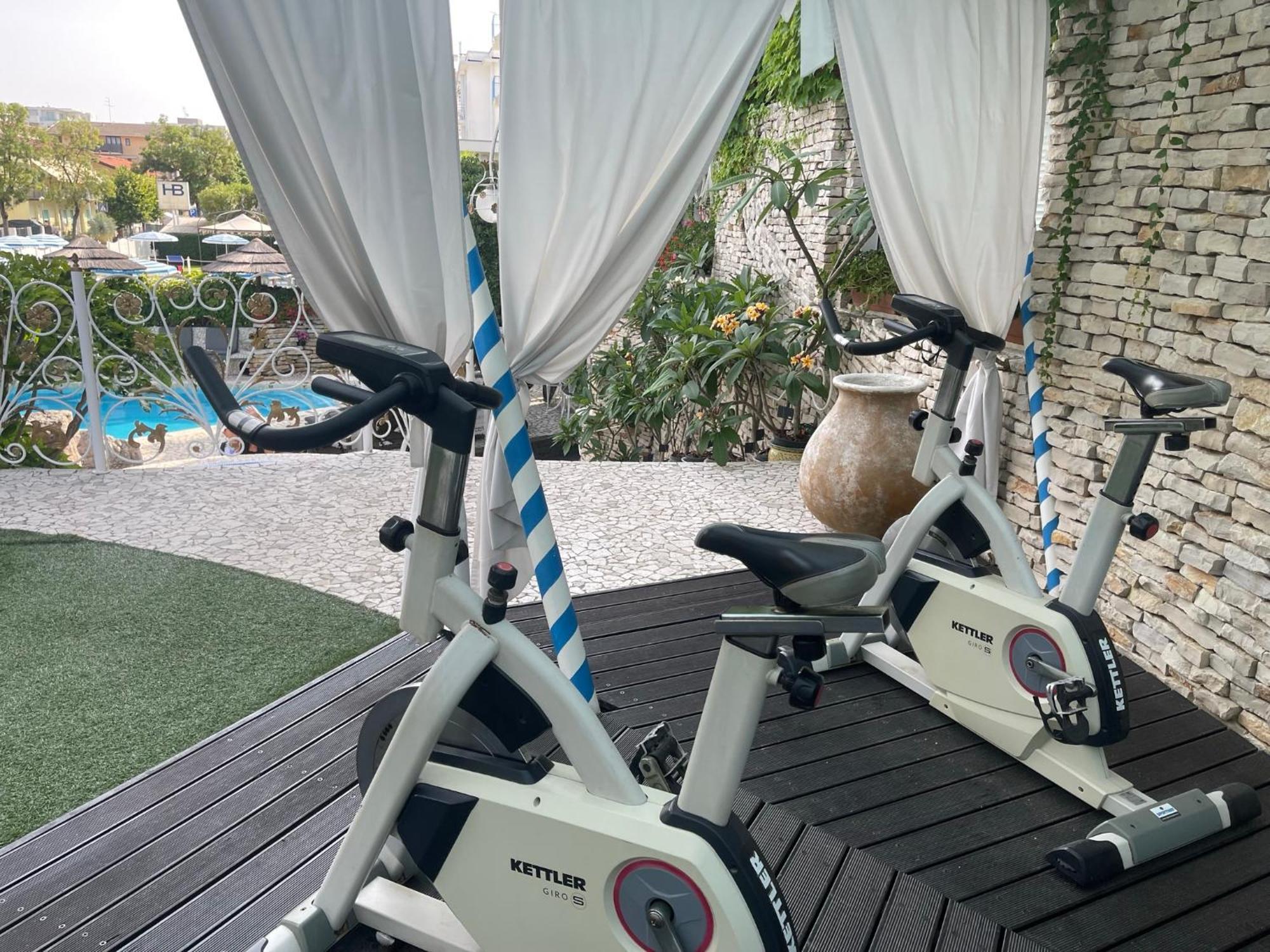 Milton Boutique Hotel - Adults Only ليدو دي يسولو المظهر الخارجي الصورة