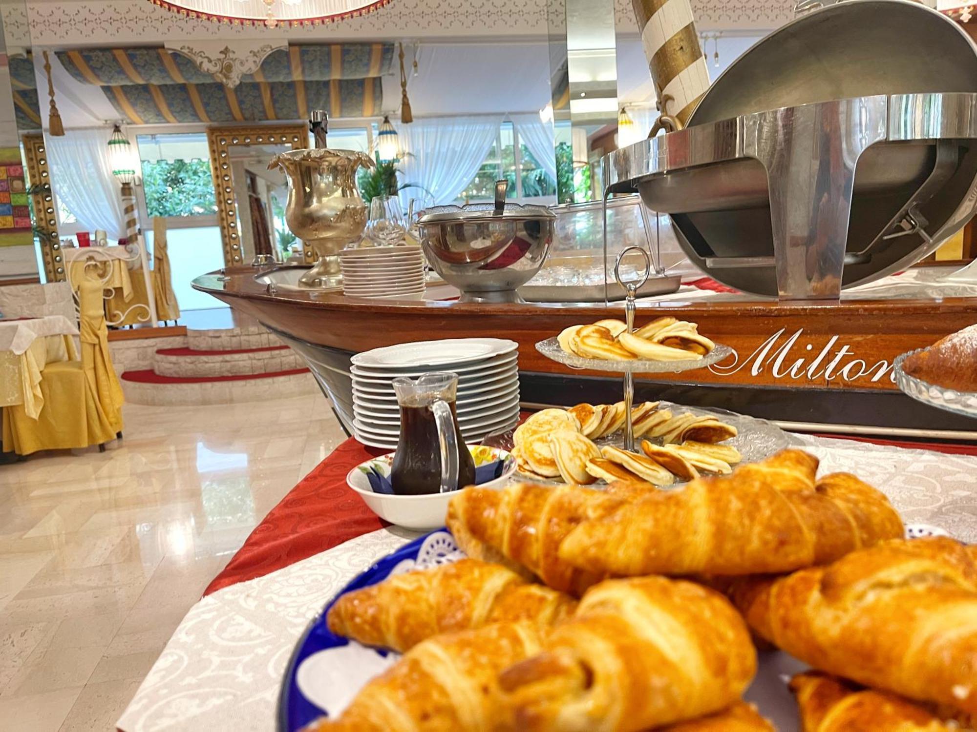 Milton Boutique Hotel - Adults Only ليدو دي يسولو المظهر الخارجي الصورة