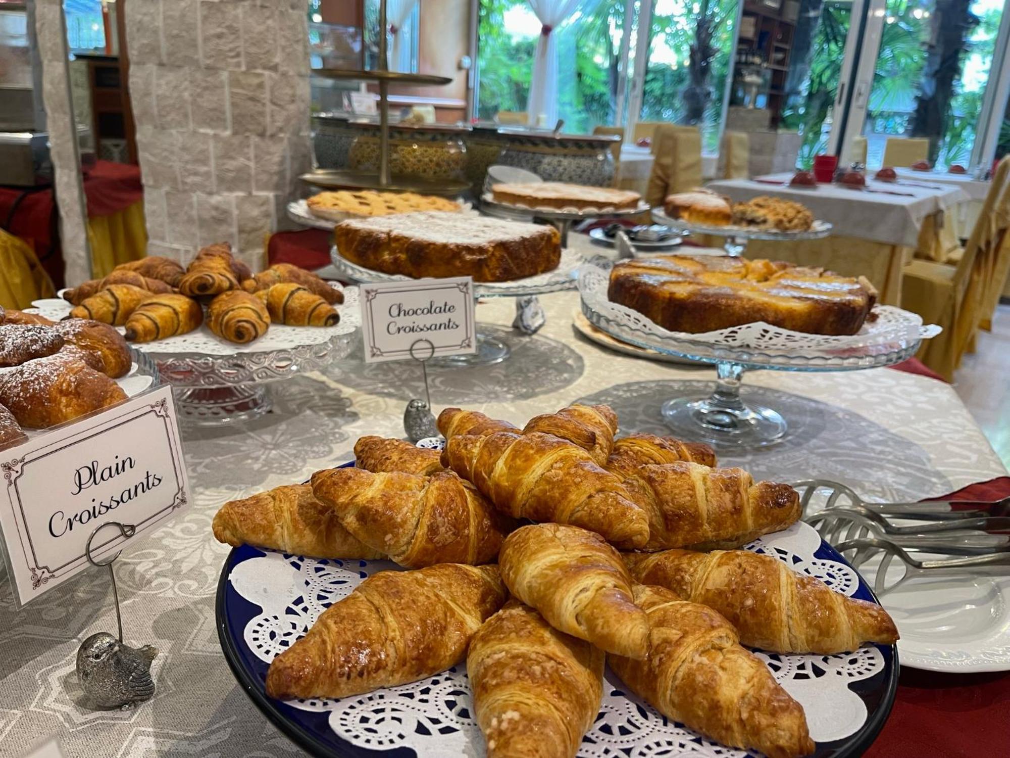 Milton Boutique Hotel - Adults Only ليدو دي يسولو المظهر الخارجي الصورة