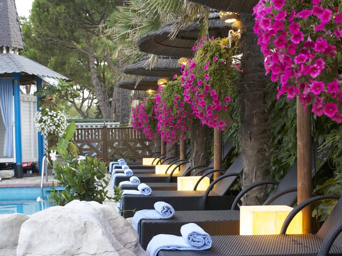 Milton Boutique Hotel - Adults Only ليدو دي يسولو المظهر الخارجي الصورة